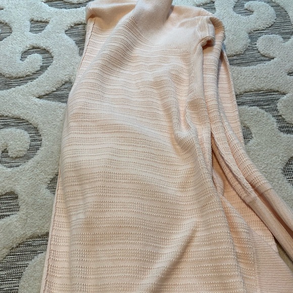 Lululemon Like New Size 10 Sweater. Check out all my Lulu. Bundle and save - Picture 4 of 4